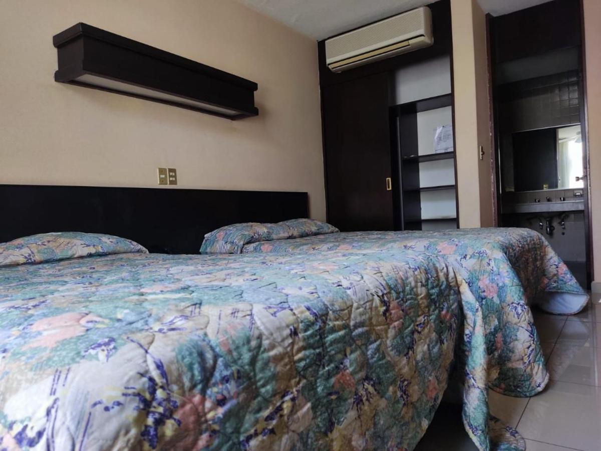 Hotel Mary Celaya Celaya  Kültér fotó