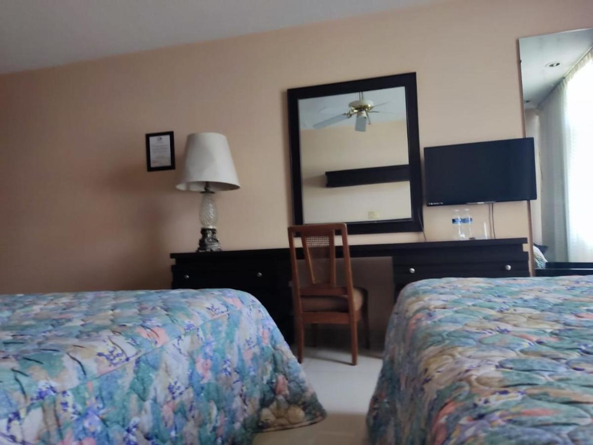 Hotel Mary Celaya Celaya  Kültér fotó